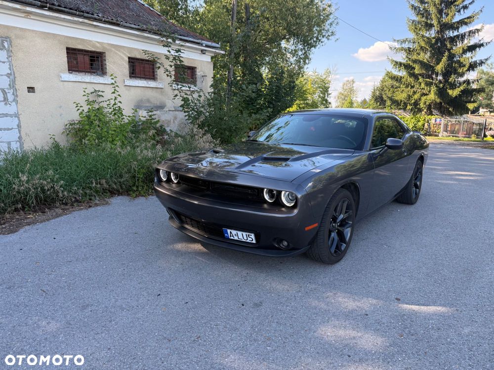 Dodge Challenger - 1