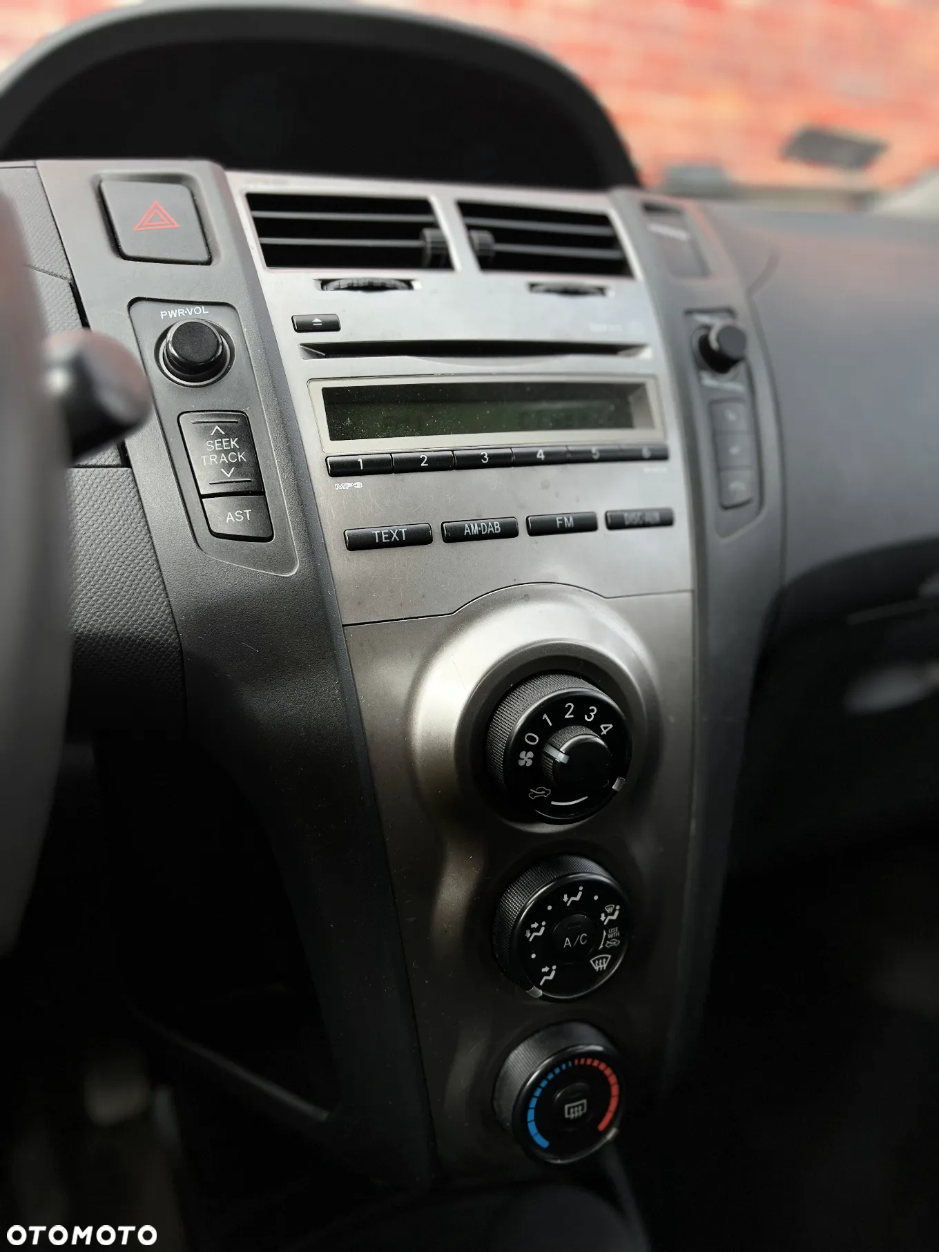 Toyota Yaris - 21