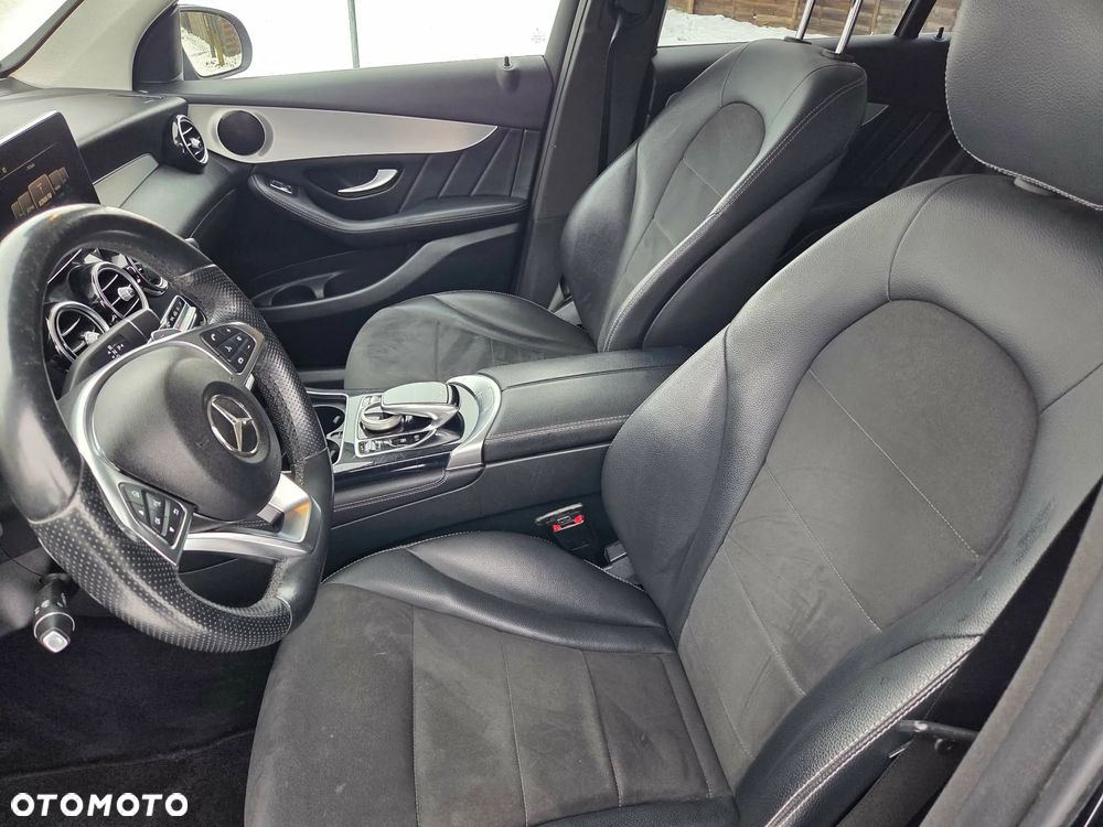Mercedes-Benz GLC 250 d 4Matic 9G-TRONIC AMG Line - 25