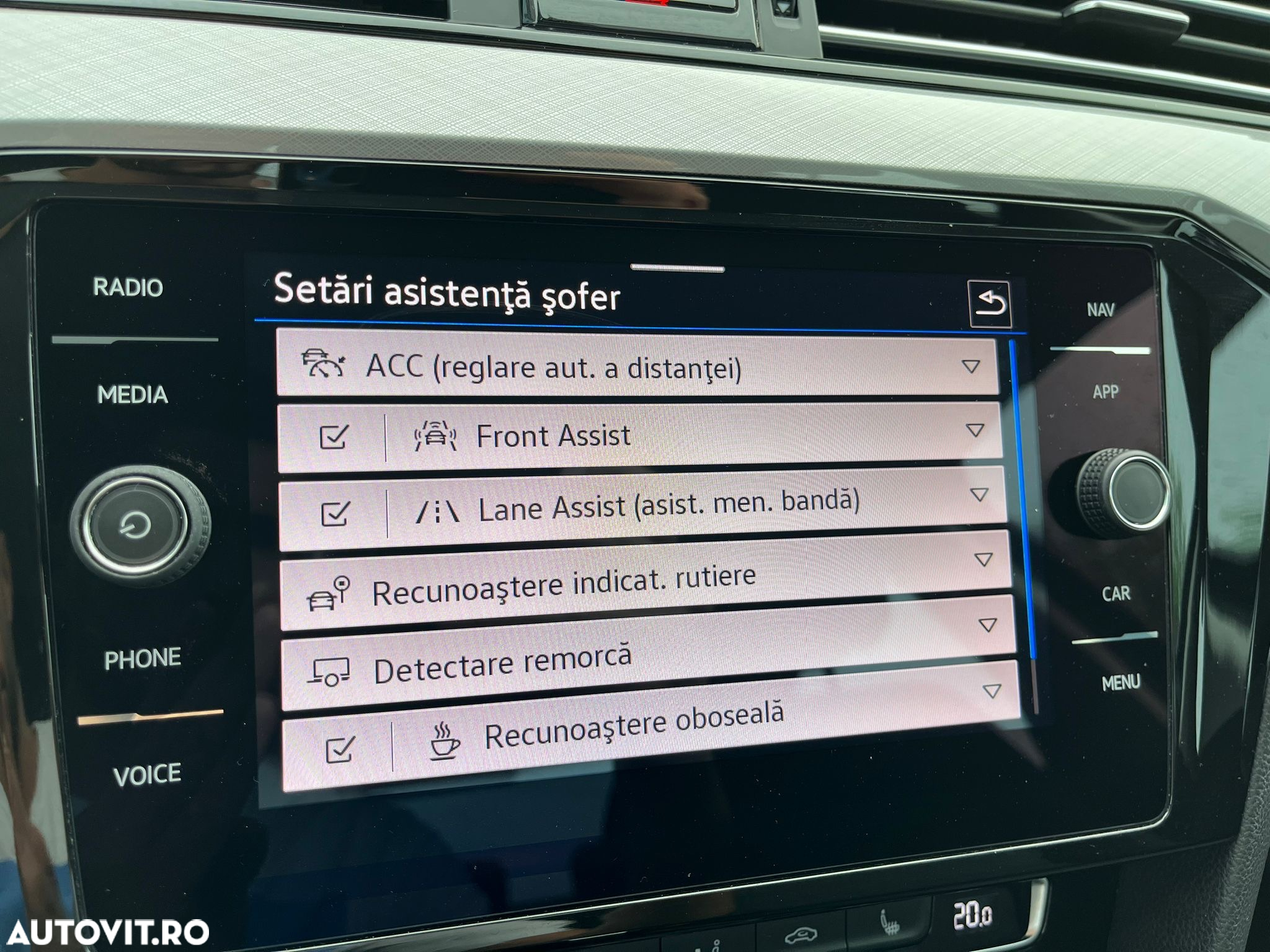 Volkswagen Passat - 27