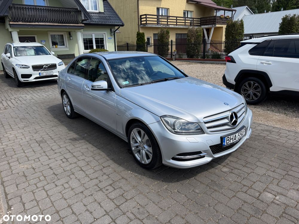 Mercedes-Benz Klasa C 180 CGI BlueEff Avantgarde - 30