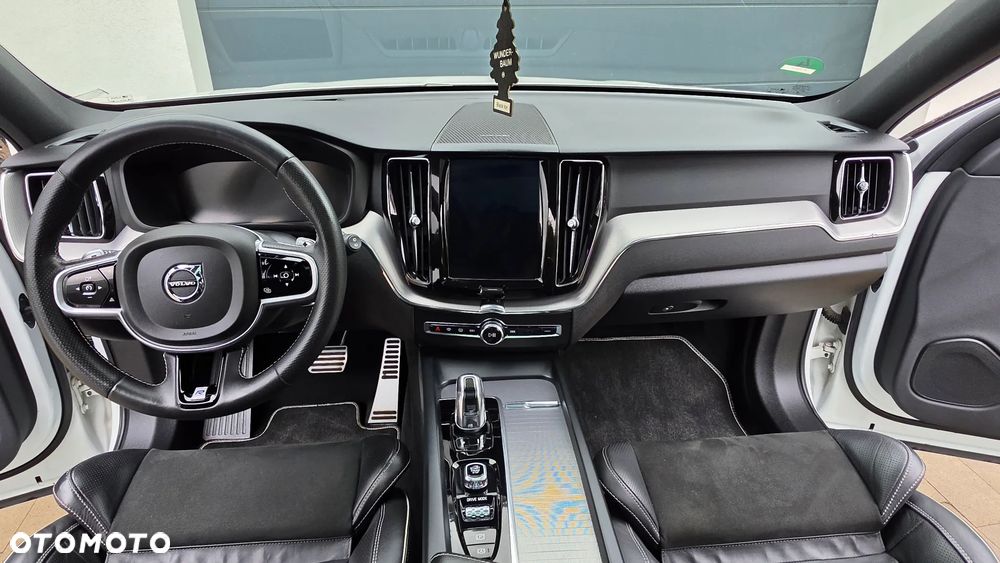Volvo XC 60 T8 AWD Recharge Geartronic RDesign - 2