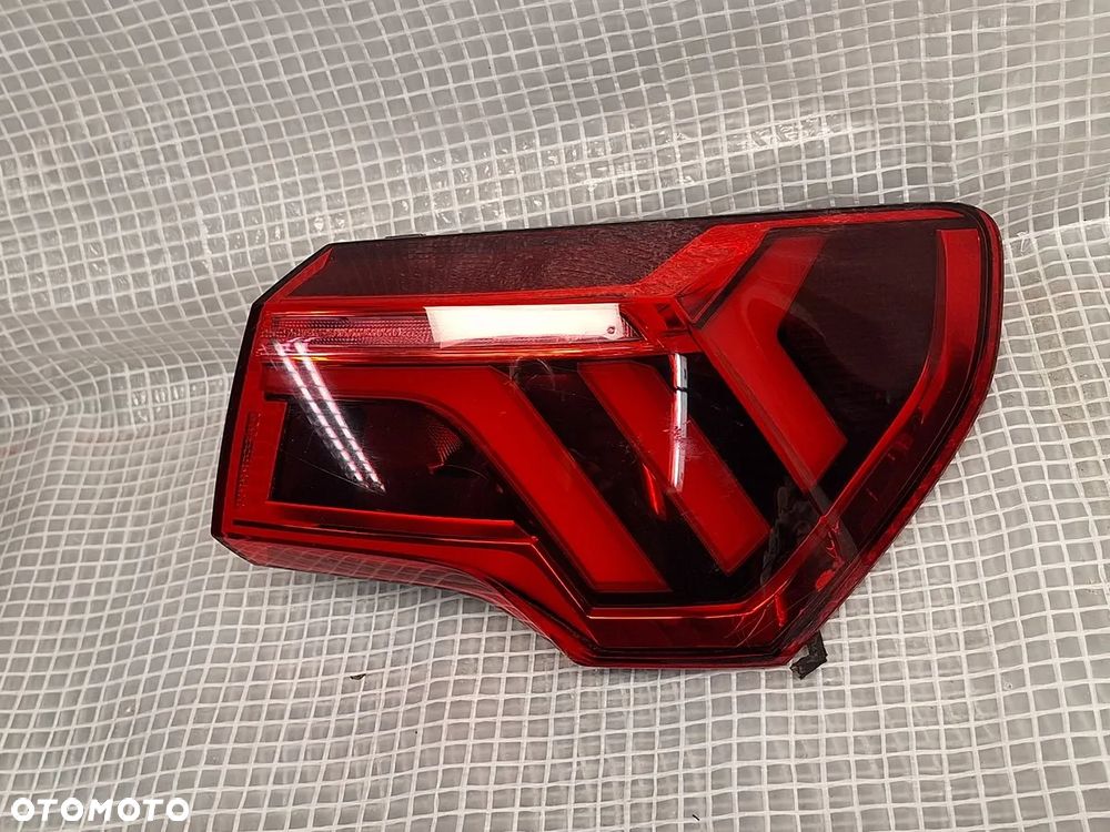 lampa tyl tylna prawa audi q3 II 83a f3 83a945092 europa orginal demontaz - 1