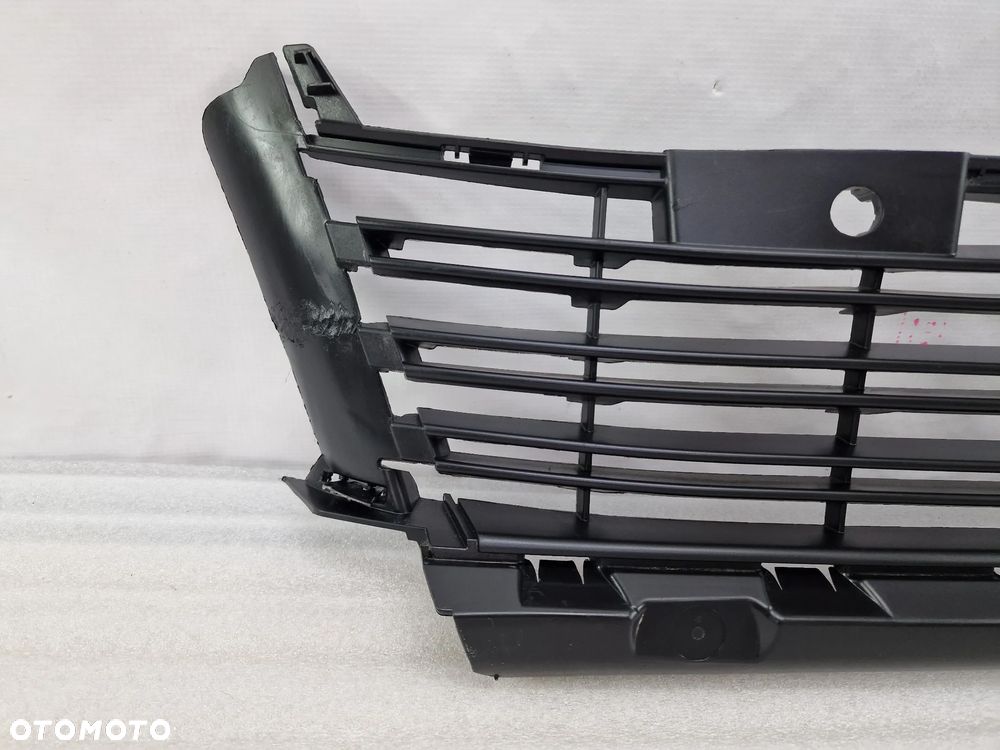 CITROEN JUMPY 3 III SPACE TOURER KRATKA ŚRODKOWA ZDERZAKA PRZEDNIEGO PRZÓD NA PDC , NR 9811718677 , NR AUKCJI KR452 - 2