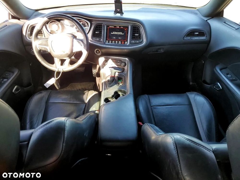 Dodge Challenger - 9