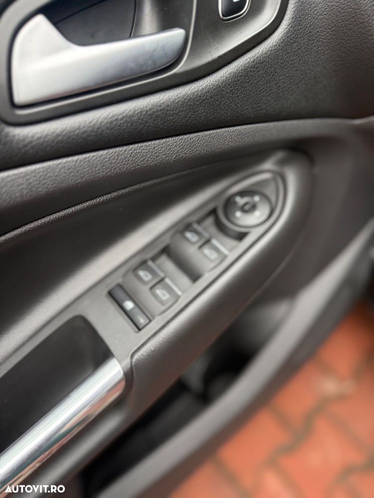 Ford Kuga - 22