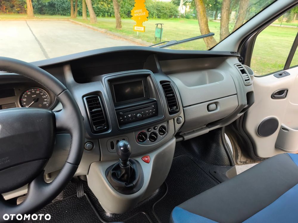Renault Trafic - 13