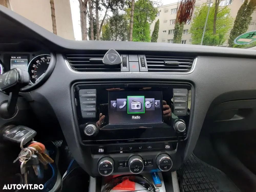 Skoda Octavia 1.6 TDI STYLE - 10