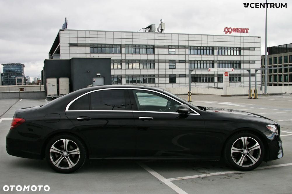 Mercedes-Benz Klasa E 300 9G-TRONIC AMG Line - 4