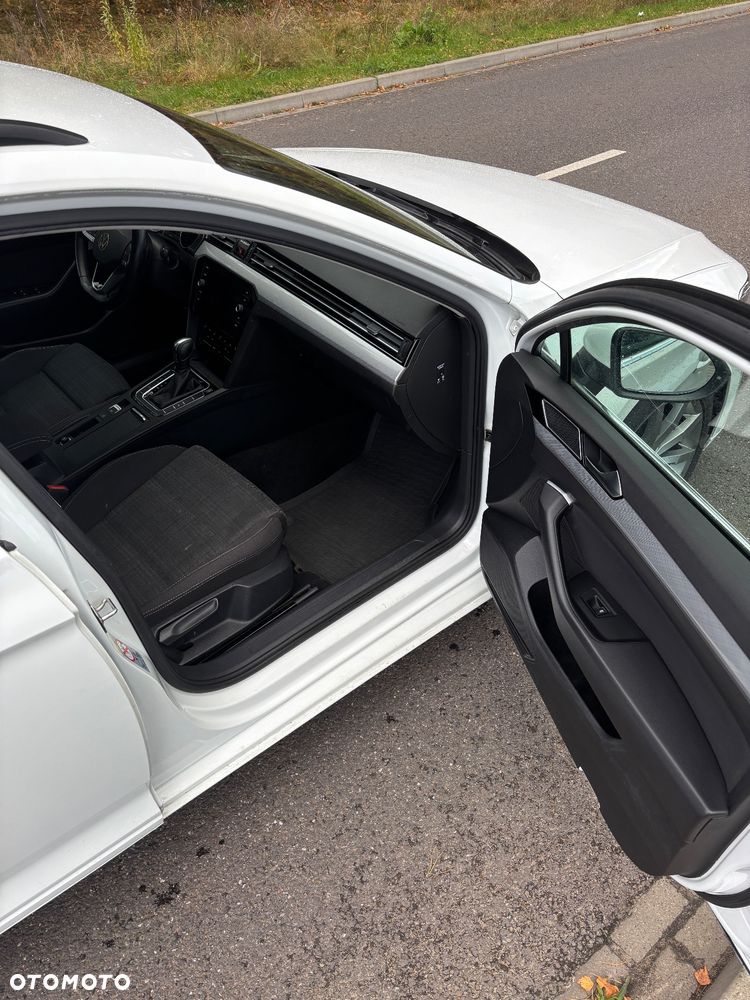 Volkswagen Passat Variant 2.0 TDI SCR DSG Business - 9