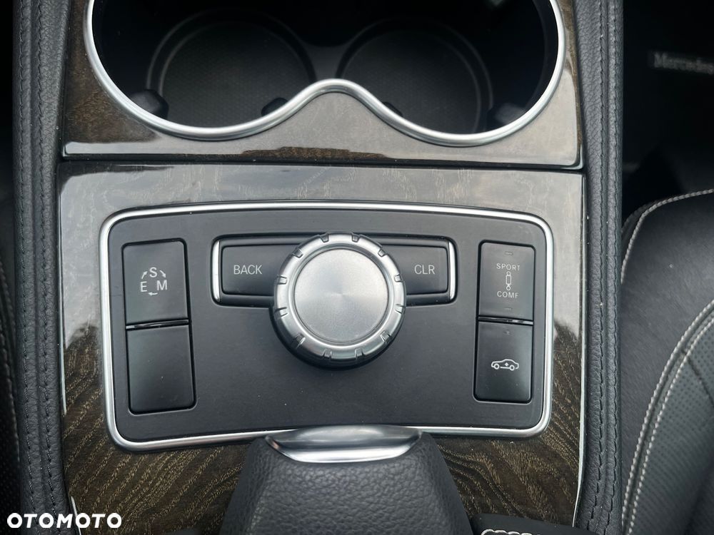 Mercedes-Benz CLS 500 4Matic 7G-TRONIC - 37