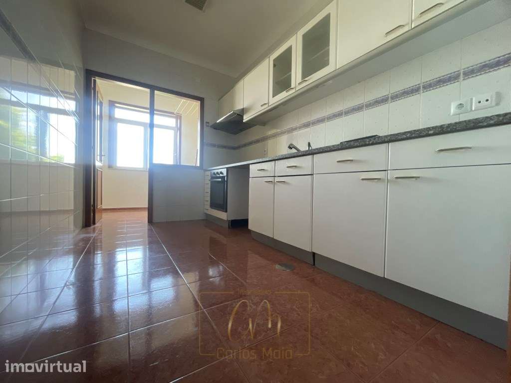 Apartamento T3 com lugar de garagem e arrumos fechados em Modivas, ... - Grande imagem: 3/29