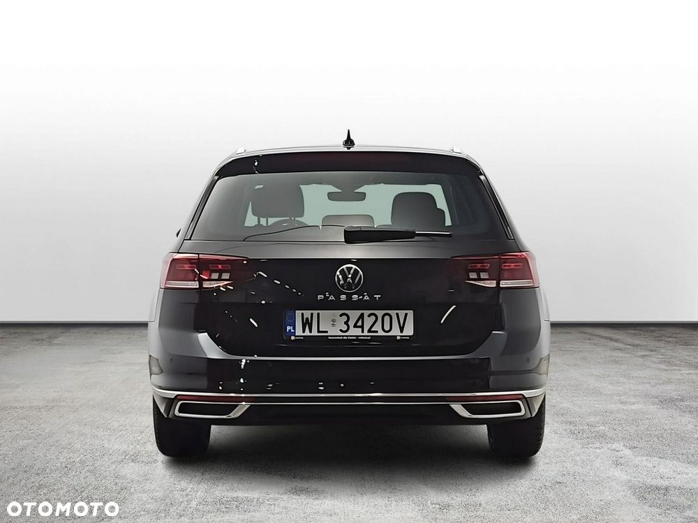 Volkswagen Passat Variant 2.0 TDI EVO Elegance DSG - 4