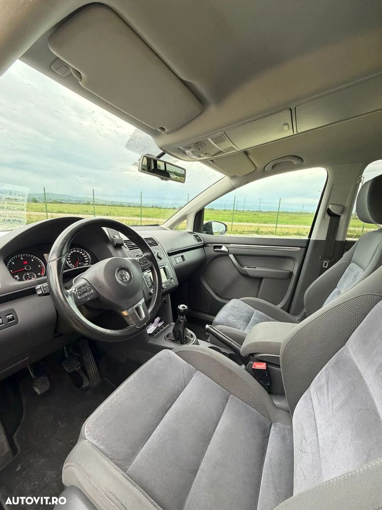 Volkswagen Touran 2.0 TDI DPF Highline - 9