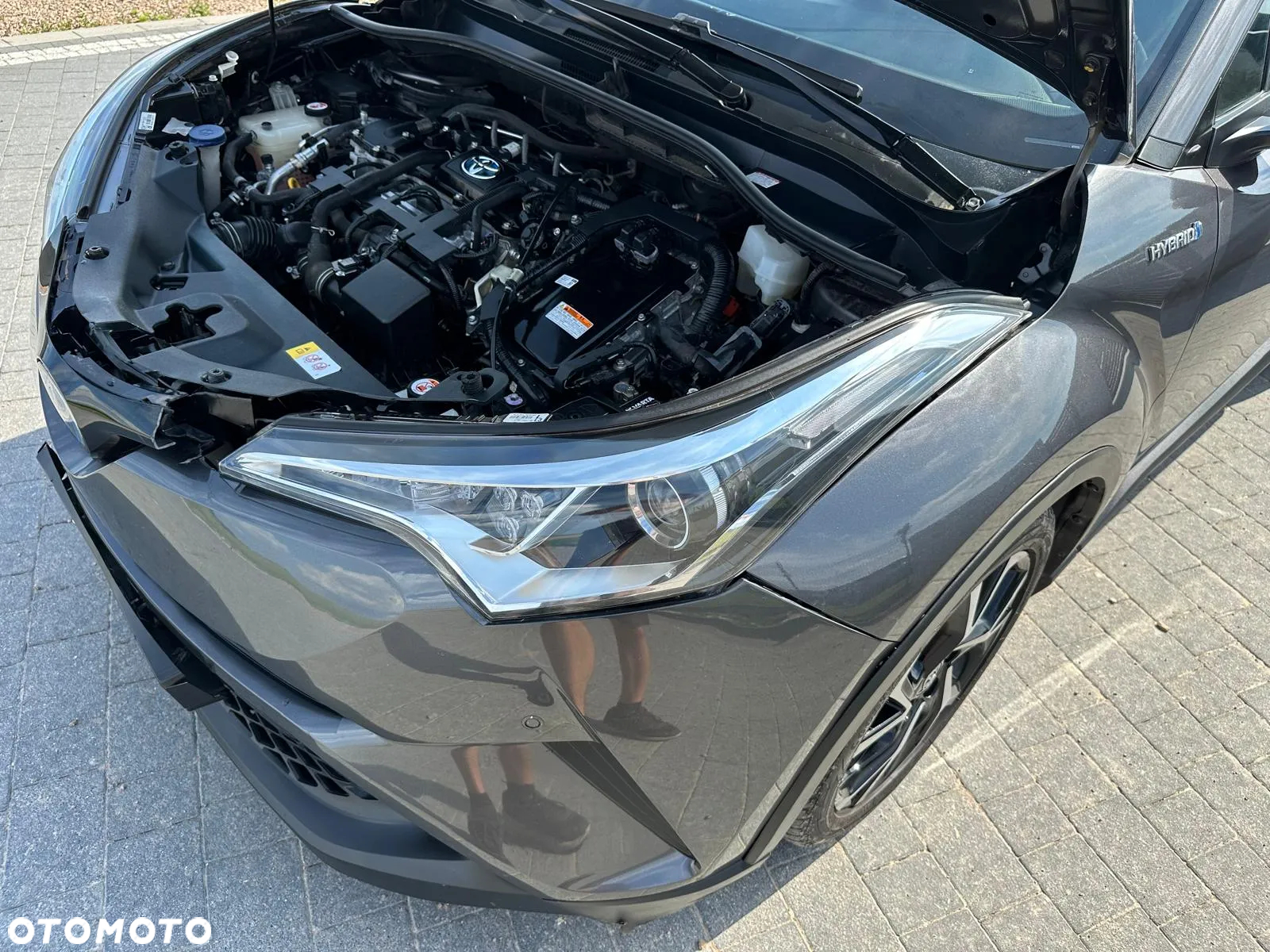 Toyota C-HR Hybrid Business-Edition - 4