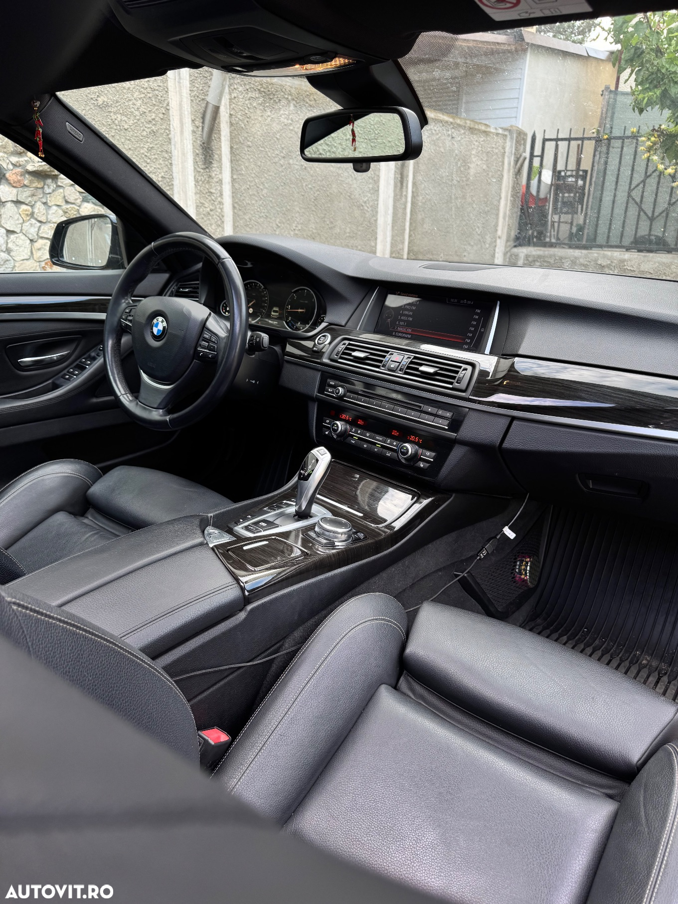BMW Seria 5 525d xDrive AT - 13