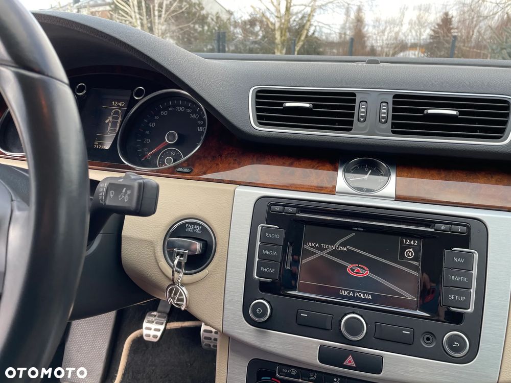 Volkswagen Passat CC 2.0 TDI BlueMotion Technology Exclusive - 24