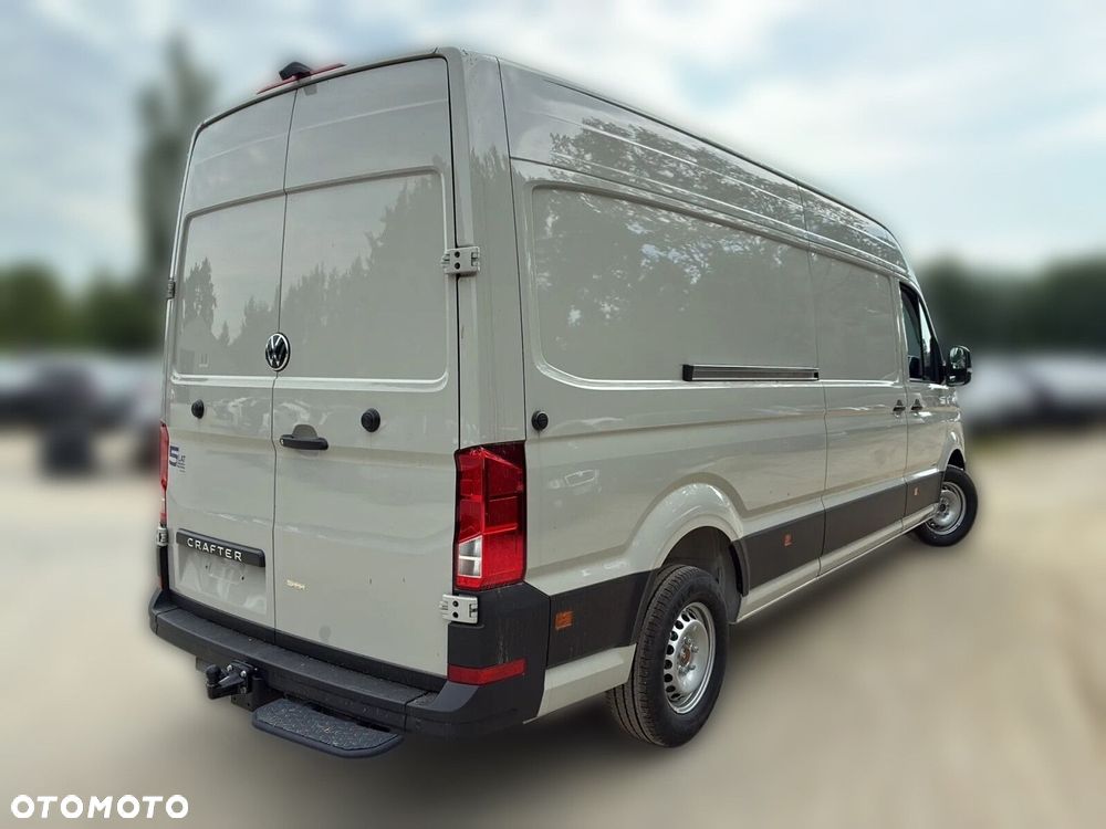 Volkswagen Crafter 35 Furgon z wysokim dachem 2,0 177 KM /Automatyczna r. o. 4490 mm - 7