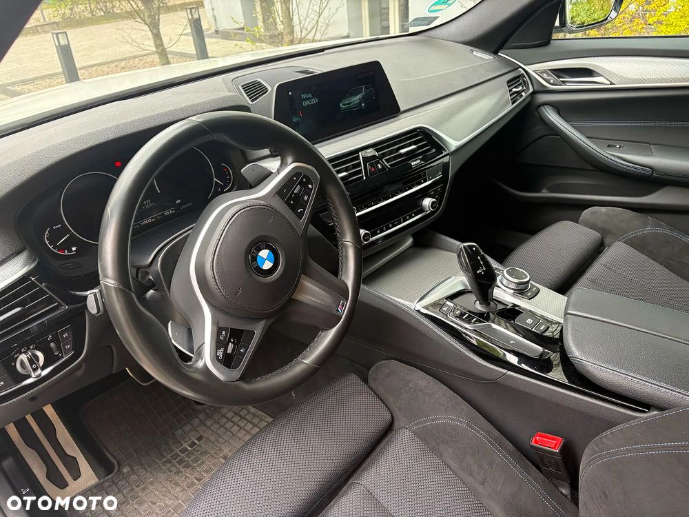 BMW Seria 5 520d M Sport sport - 5