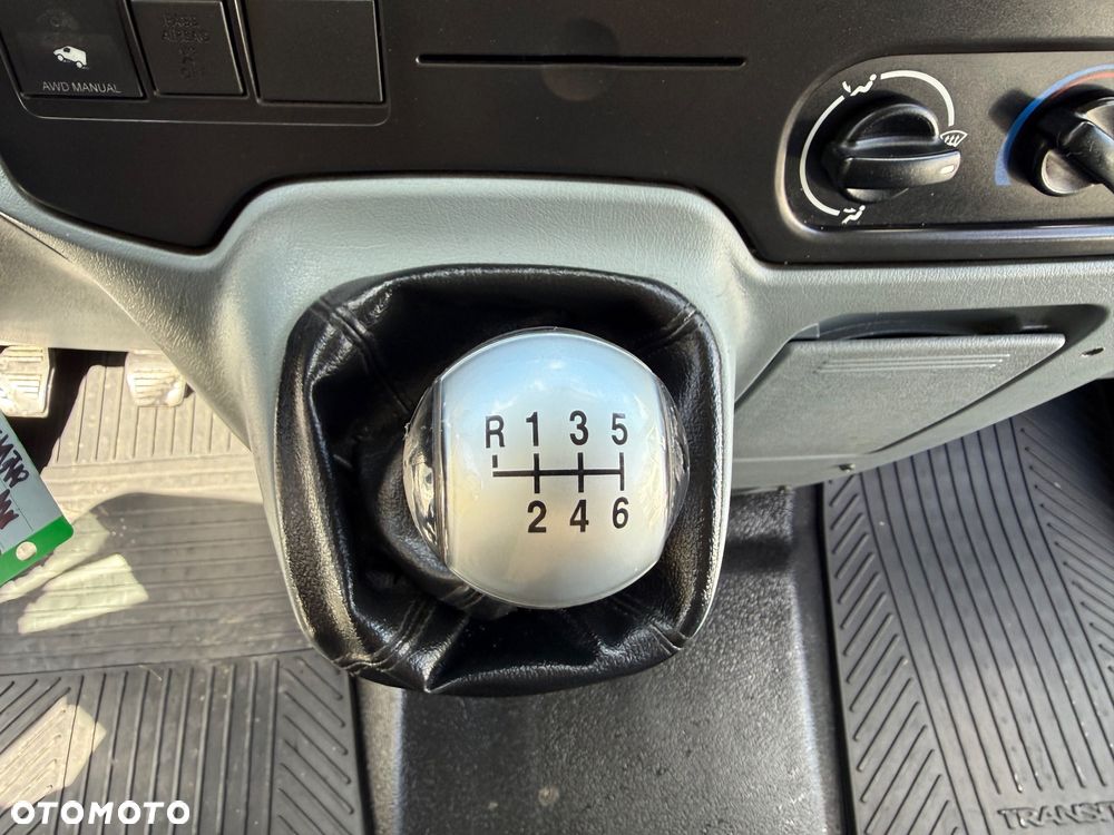 Ford Transit Furgon Warsztat 4x4 L2H2 2.2 TDCI 125KM 4x4 - 23