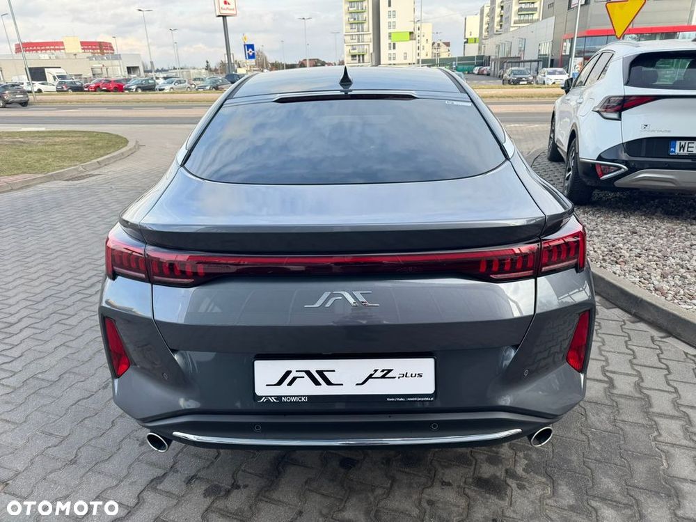 JAC J7 Plus CVT - 4