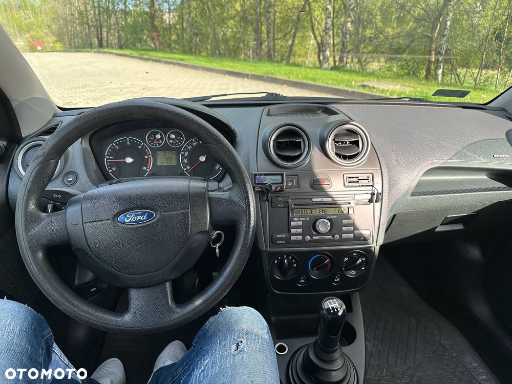 Ford Fiesta 1.4 TDCI - 11