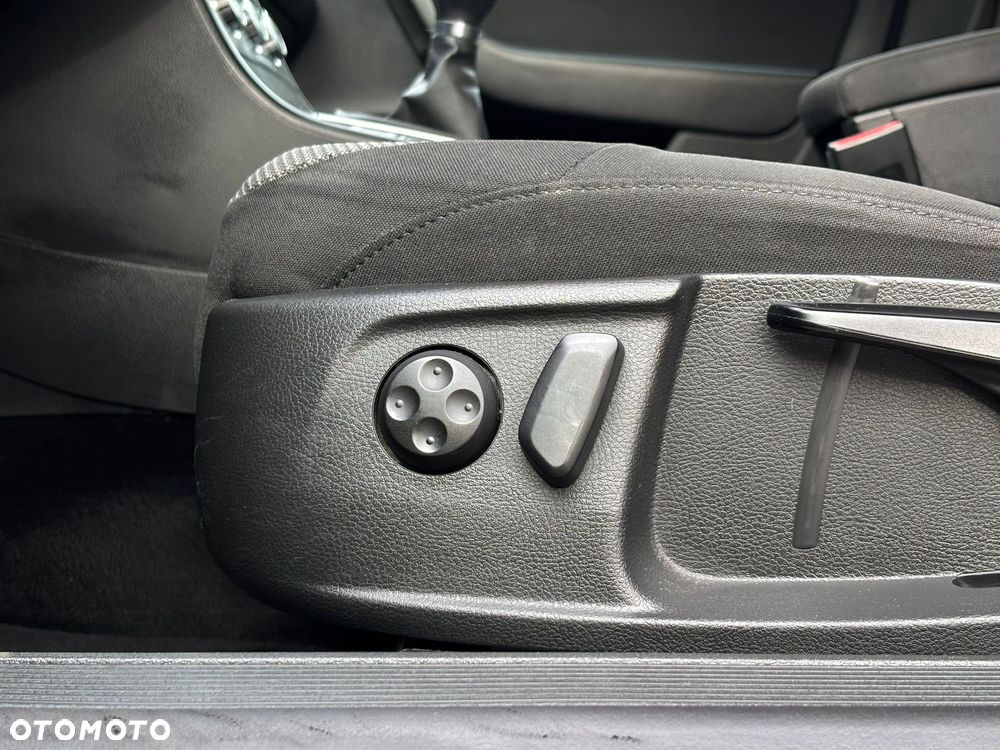 Volkswagen Passat 2.0 TDI Comfortline - 27