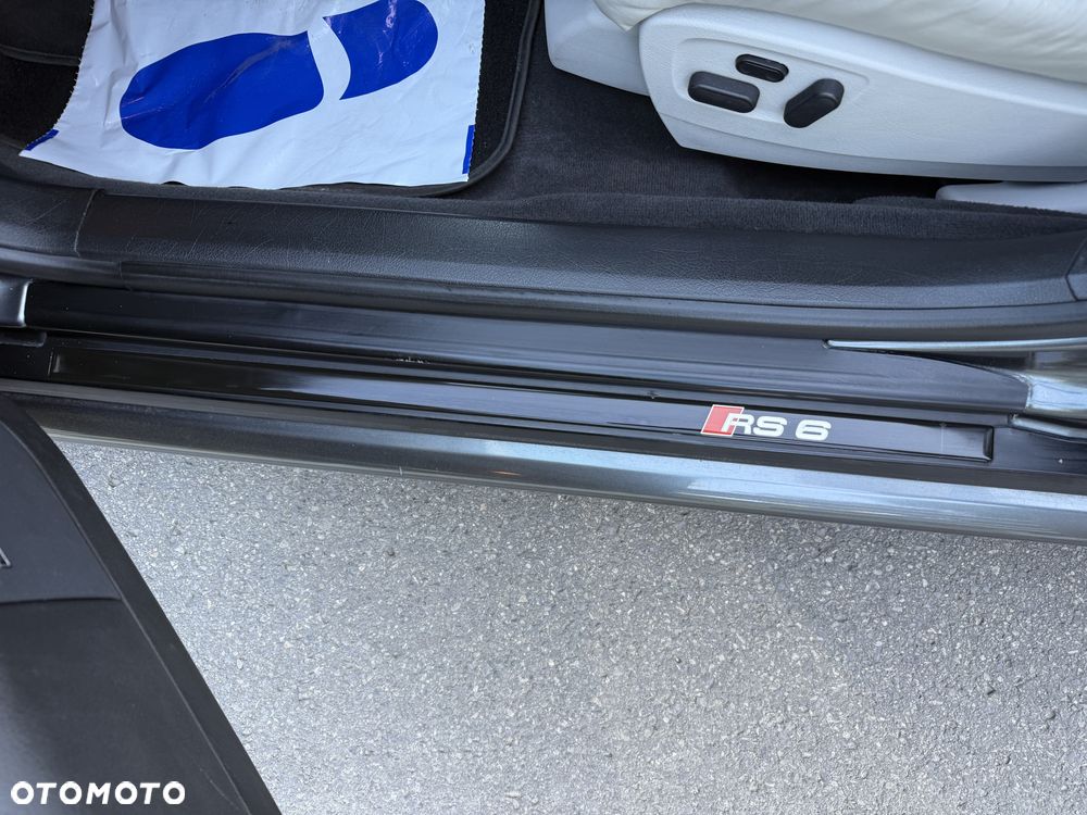 Audi RS6 4.2 Quattro Tiptr - 24