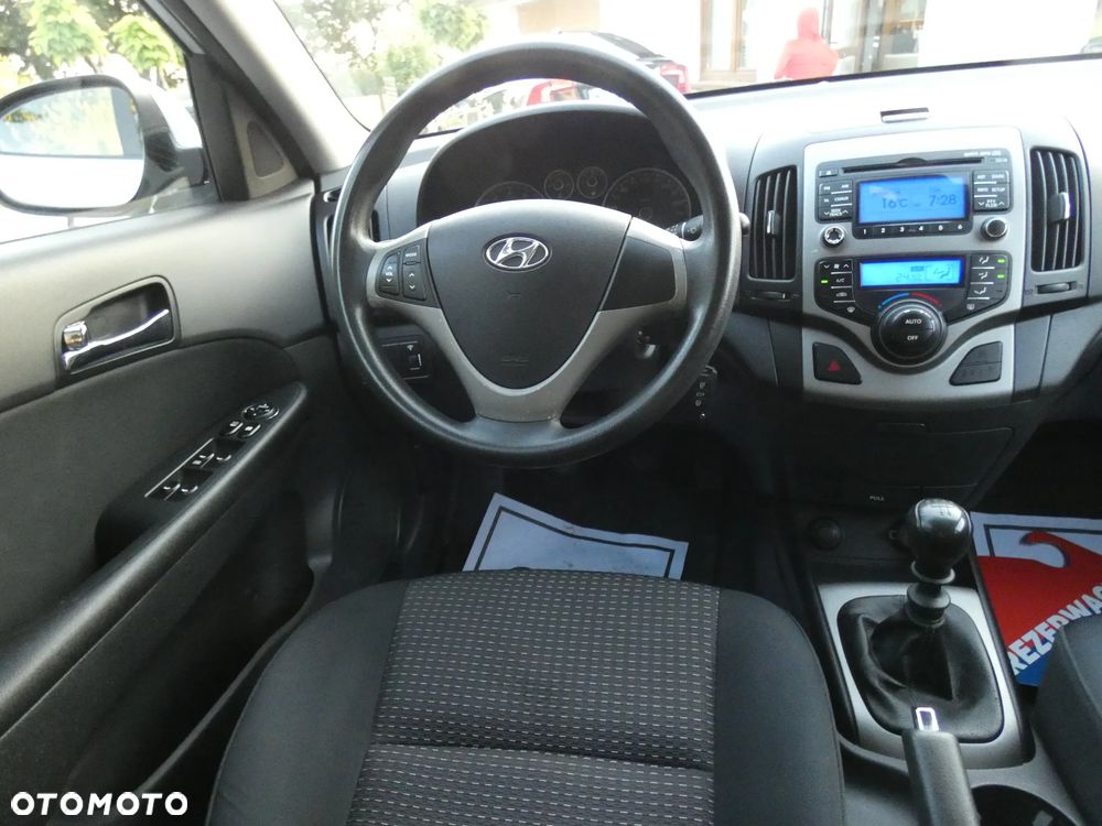 Hyundai i30 1.4 Comfort World Cup - 20