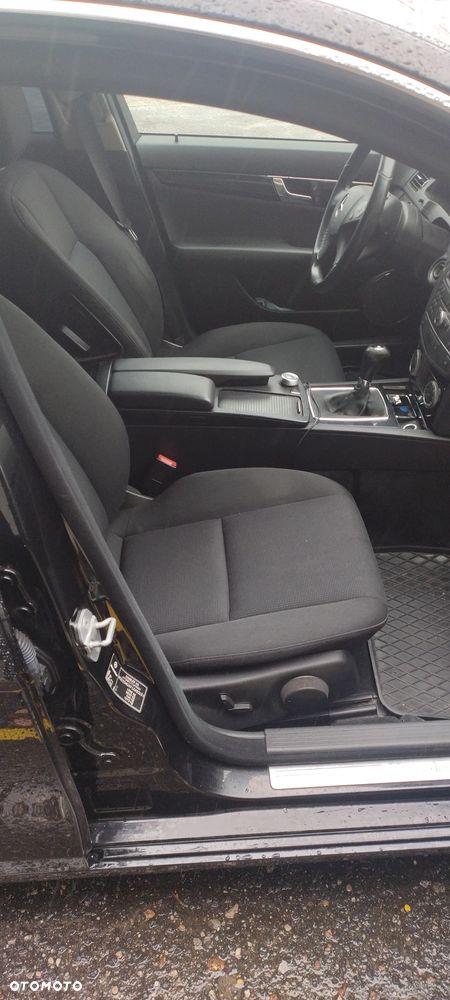Mercedes-Benz Klasa C 180 BlueEFFICIENCY Avantgarde - 5