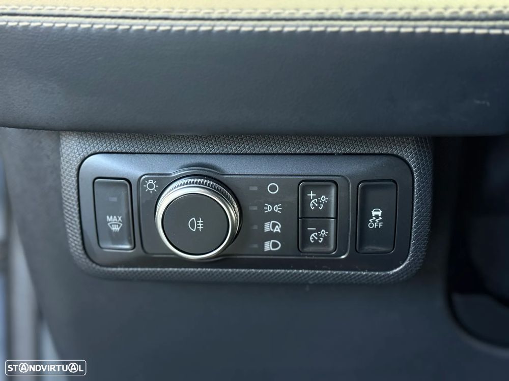 Ford Mustang Mach-E Standard - 22