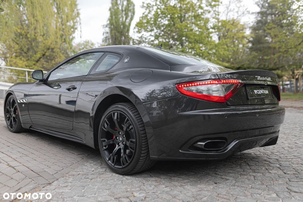 Maserati GranTurismo S - 13