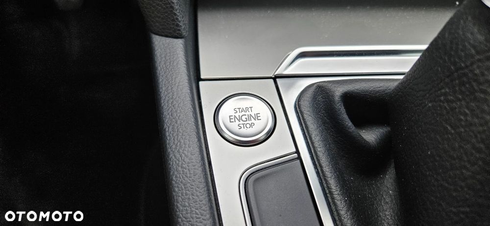 Volkswagen Passat Variant 2.0 TDI BMT Comfortline - 24