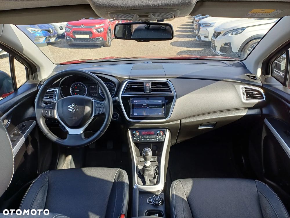 Suzuki SX4 S-Cross 1.4 T Premium 4WD - 28