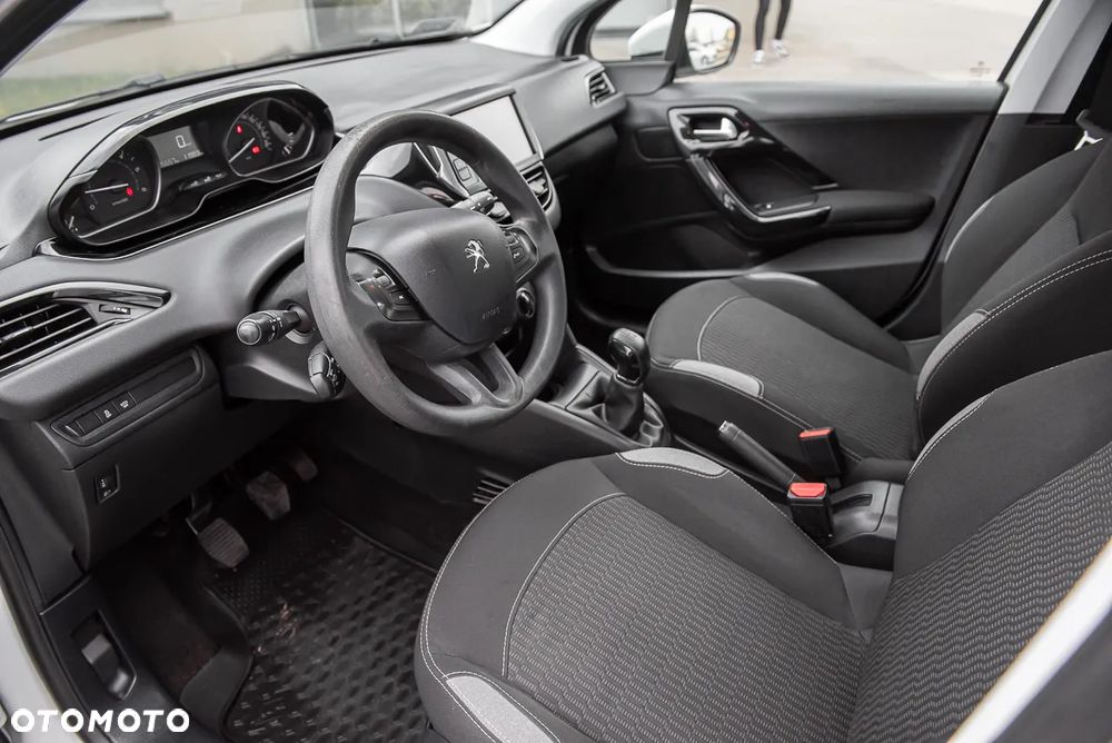 Peugeot 208 1.6 BlueHDi Allure S&S - 15