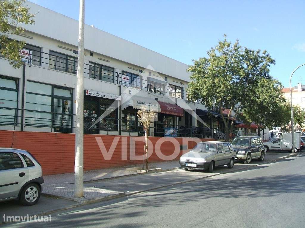 Loja no Novo Mercado Municipal da Baixa da Banheira - CR - Grande imagem: 2/6