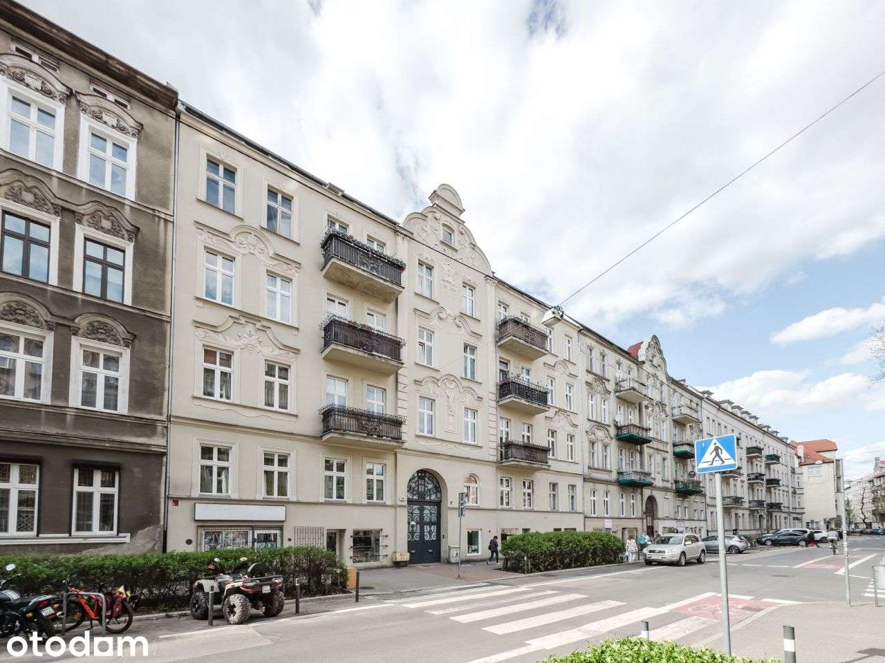 Stylowe mieszkanie w odnowionej kamienicy !