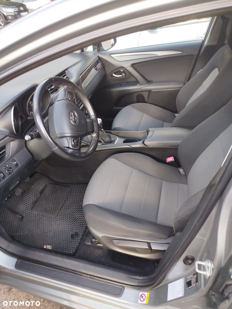 Toyota Avensis 2016