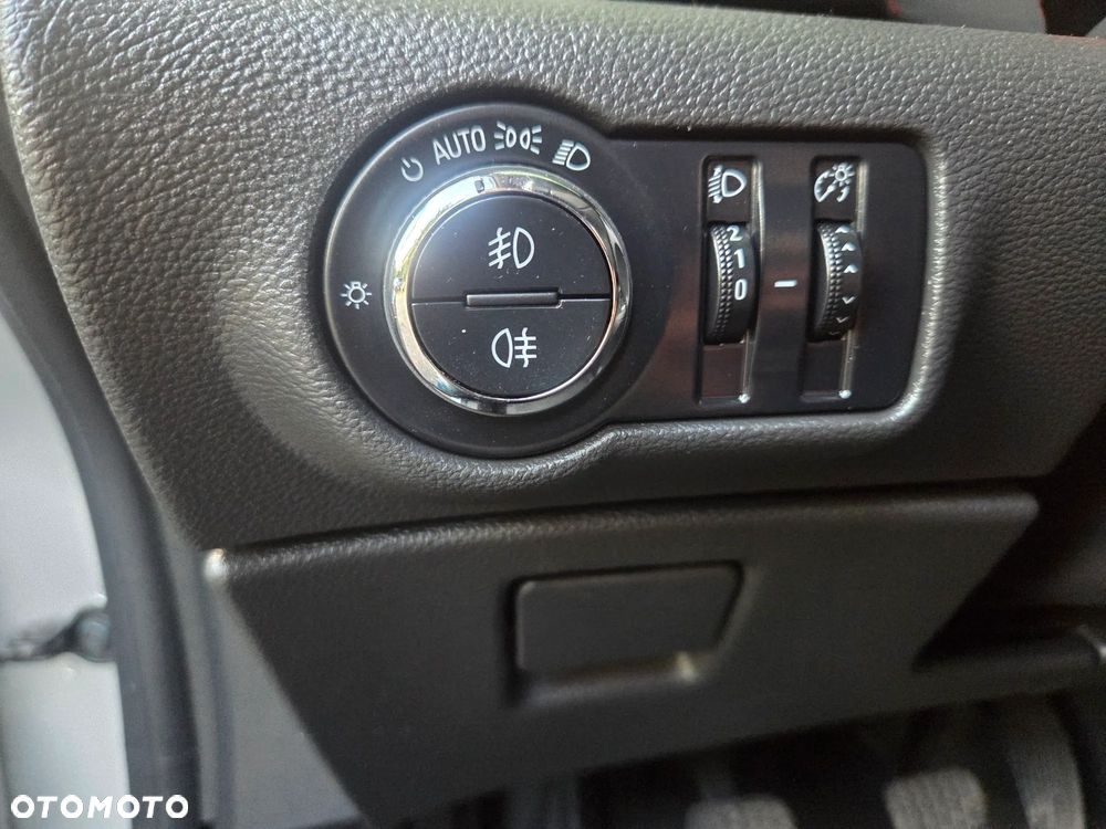 Opel Astra 1.4 Turbo ecoFLEX Start/Stop 150 Jahre - 16