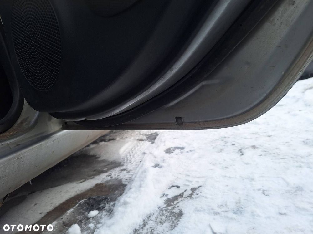 DRZWI KOMPLETNE PRAWY TYŁ NISSAN MICRA K12 KY0 - 6