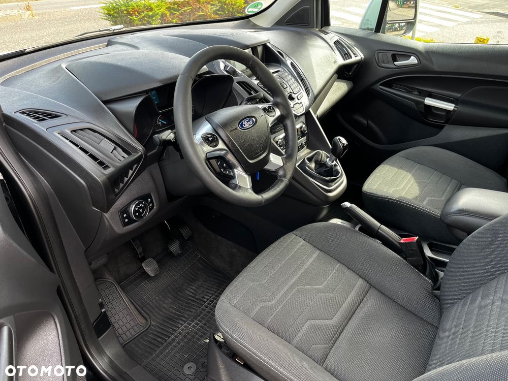 Ford Tourneo Connect Grand - 32