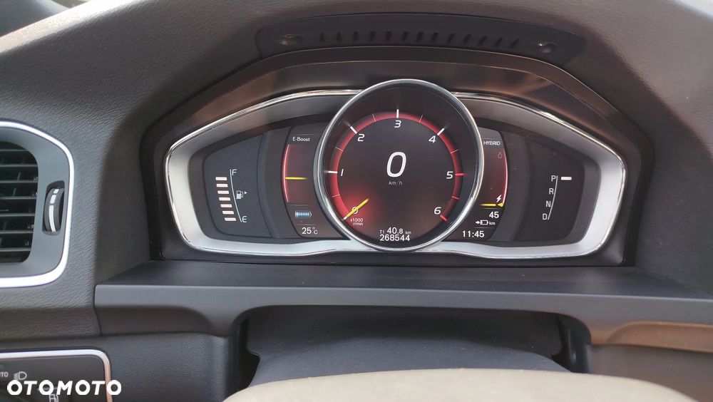 Volvo V60 D5 Geartronic Summum - 9