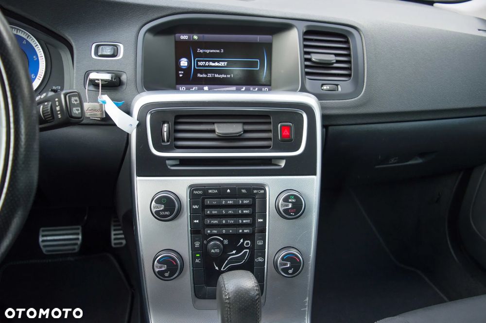 Volvo V60 D4 Geartronic RDesign - 26