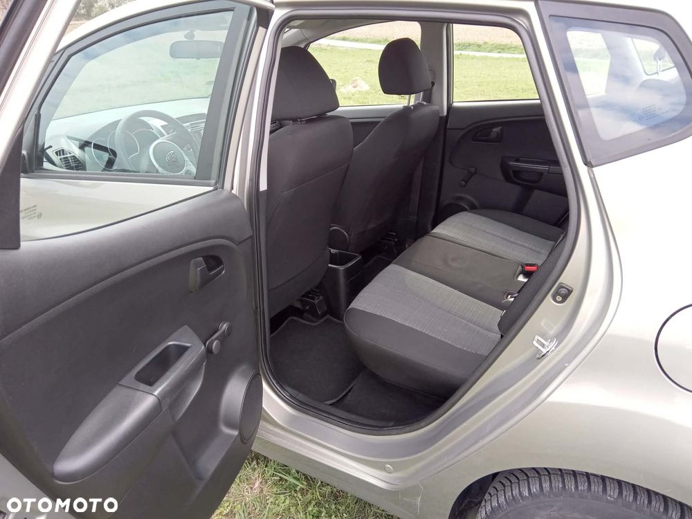 Kia Venga 1.4 S - 14