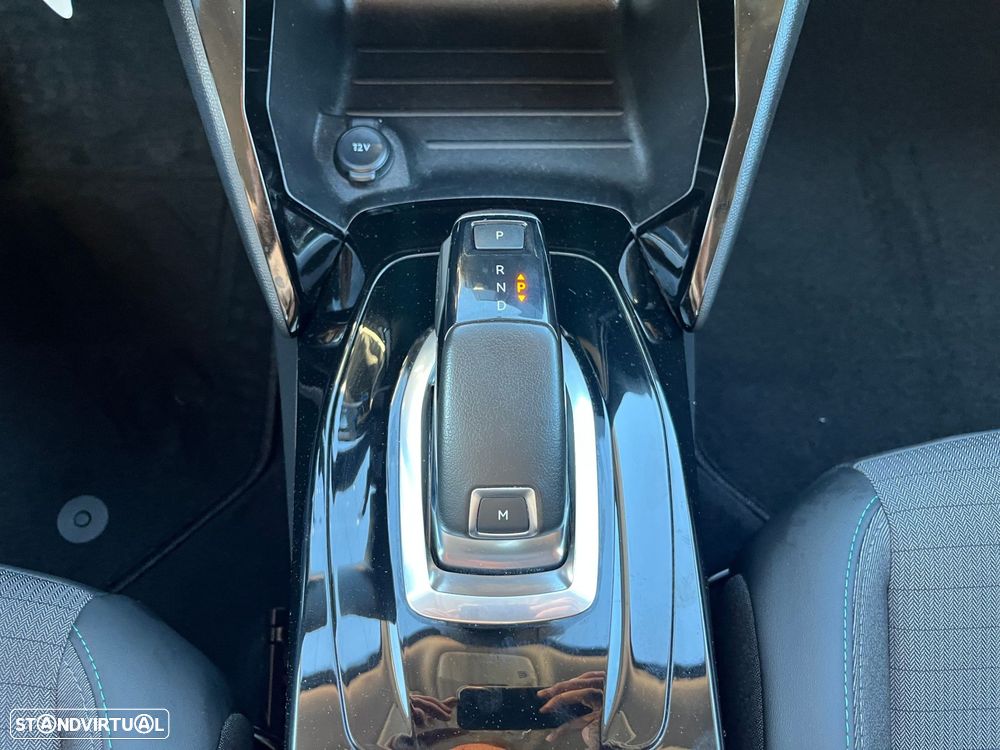 Peugeot 2008 1.5 BlueHDi Allure EAT8 - 29