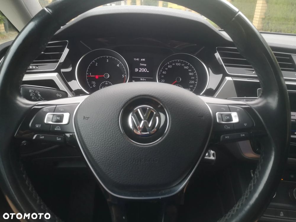 Volkswagen Touran 1.6 TDI SCR (BlueMotion Technology) Comfortline - 18
