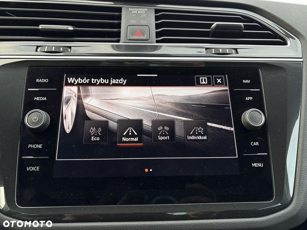 Volkswagen Tiguan 2.0 TSI 4Mot Life DSG - 24