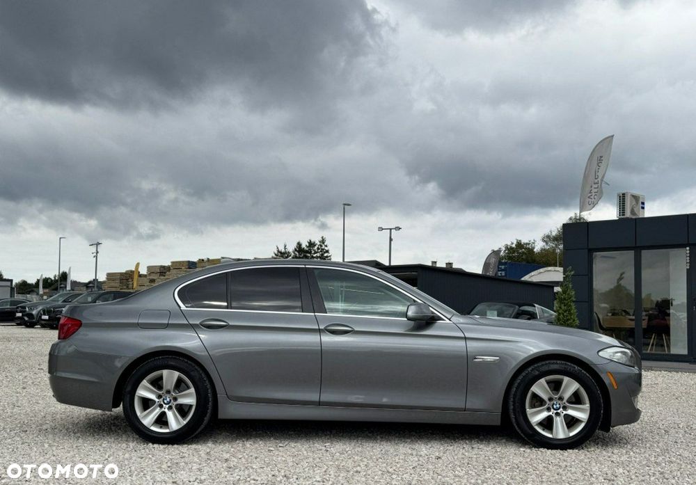 BMW Seria 5 528i xDrive Luxury Line - 3
