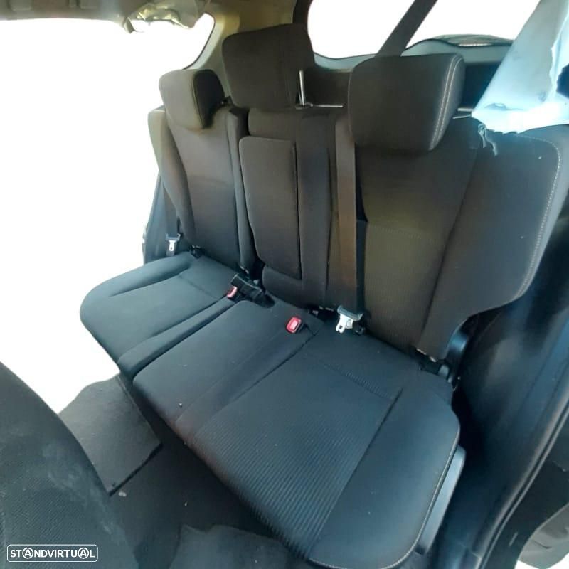 BANCOS TRASEIROS TOYOTA RAV4 A4 - 1