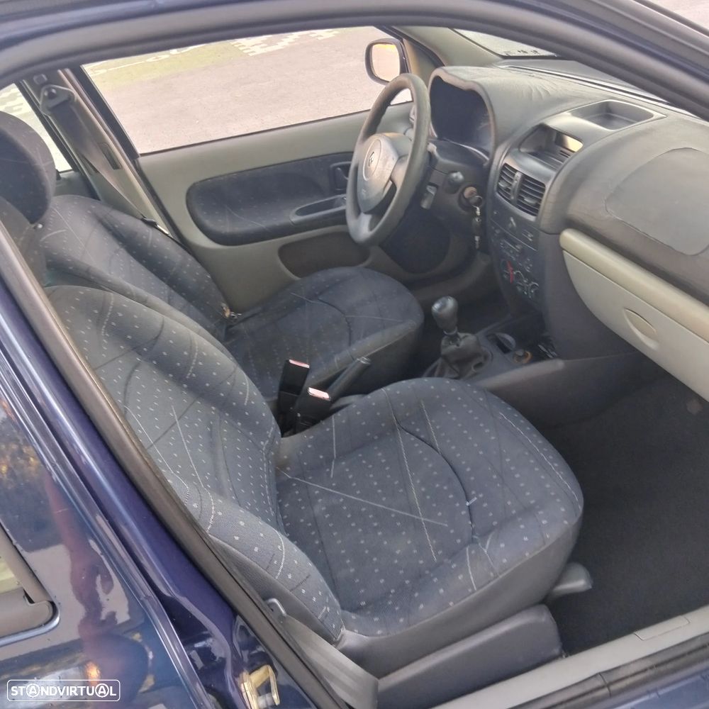 Renault Clio 1.5 dCi Authentique - 8